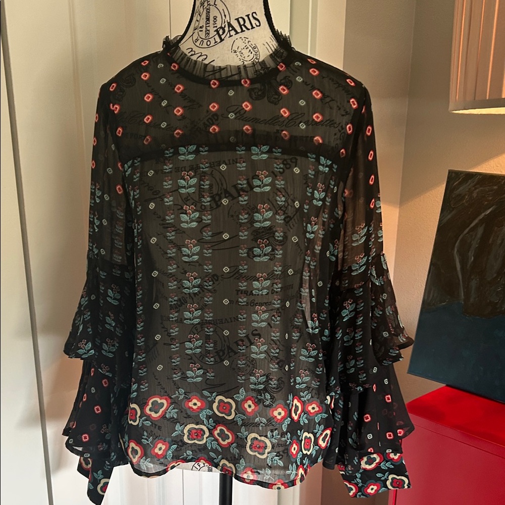 Chic Black Floral Blouse with Ruffled Sleeves by Buffalo David Bitton